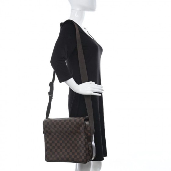 Authentic LOUIS VUITTON Damier Naviglio Messenger Bag - Picture 3 of 14